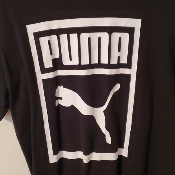 Puma short sleeve/ large puma logo on front - Picture 2 of 5